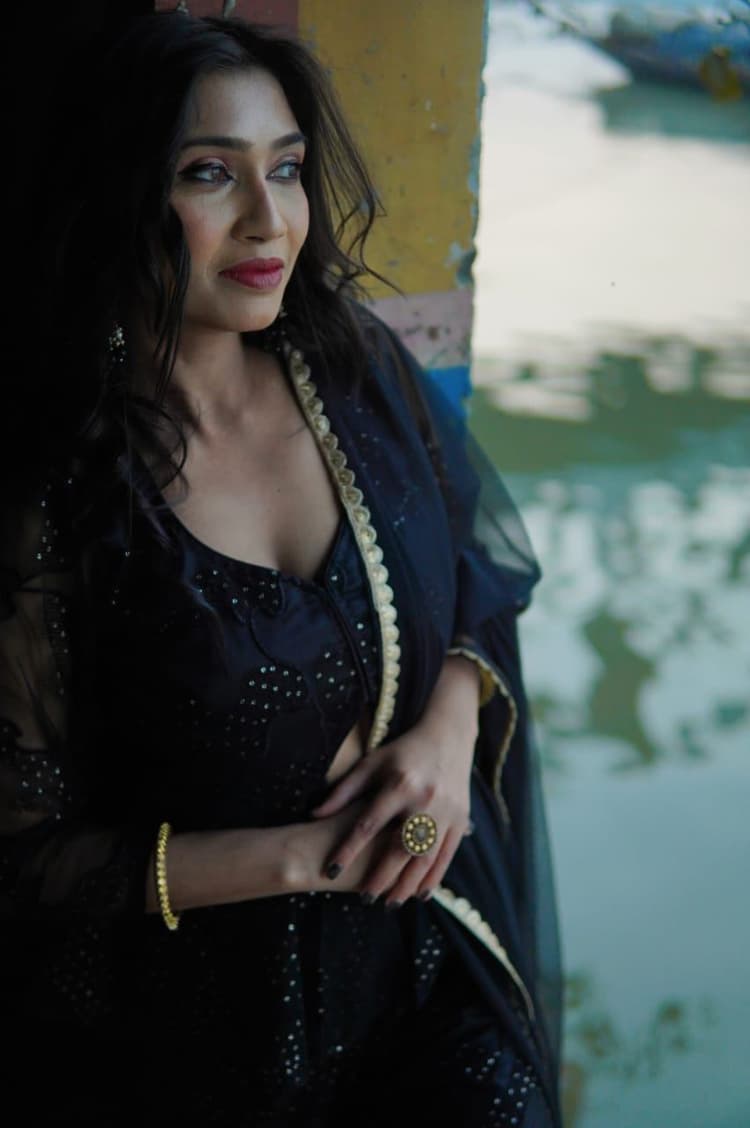 Makeup artist image 3