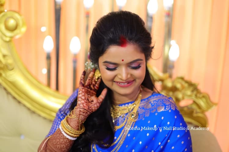 Jyotsna Makeup 'n' Nail Studio & Academy image 25