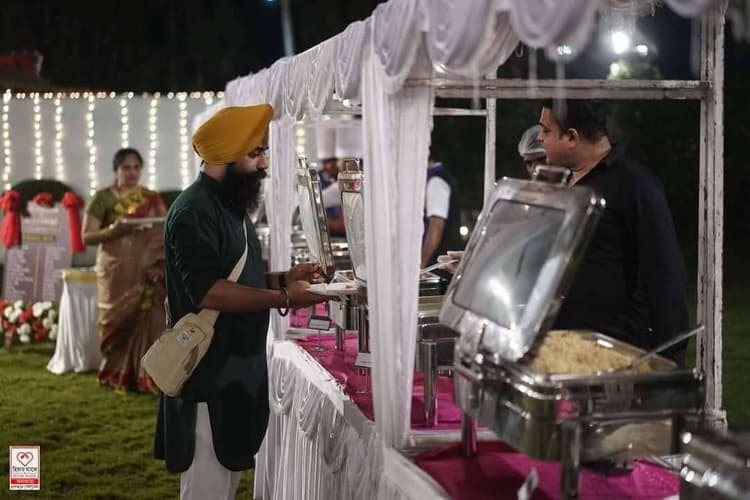 HIYAR MAJHE KOLKATA image 1