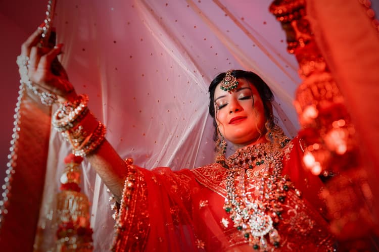 THE WAVES OF LOVE image 1