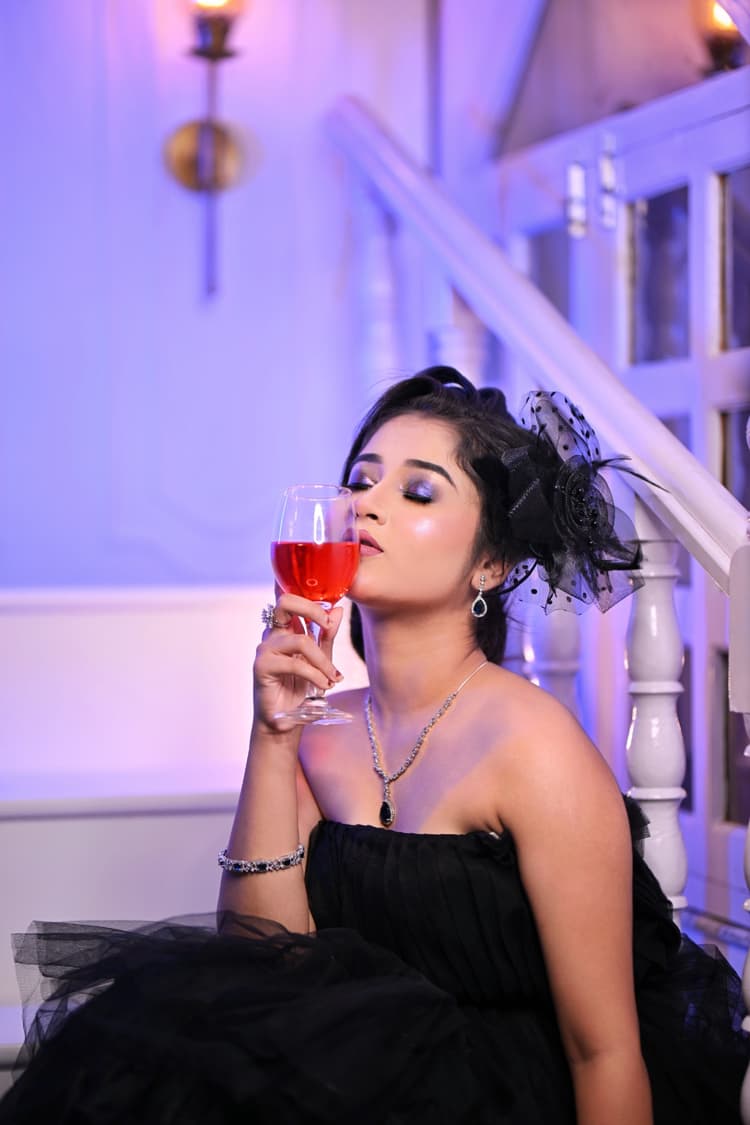 NISHA'S MAKEUP STUDIO AND ACADEMY image 3