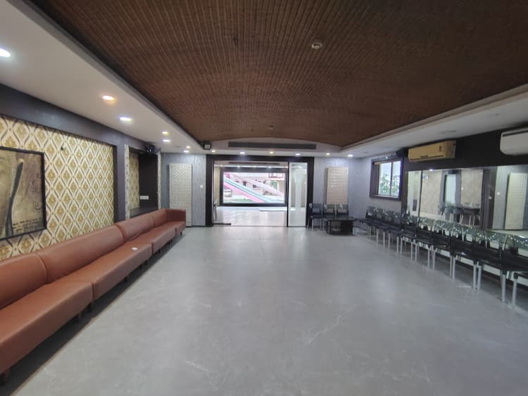 Barsana Club image 1