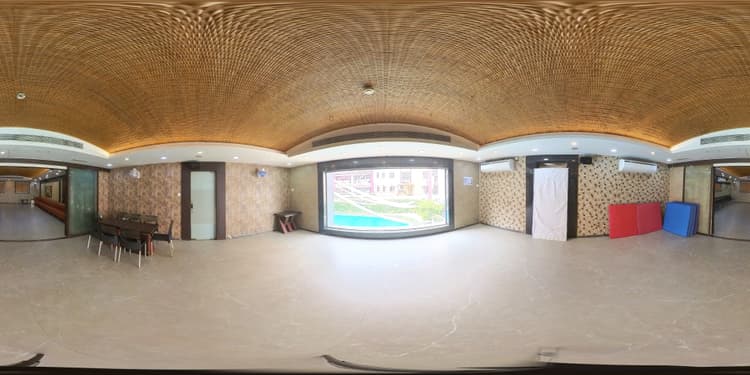 Barsana Club image 3