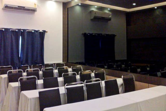 Hotel Esteem image 4