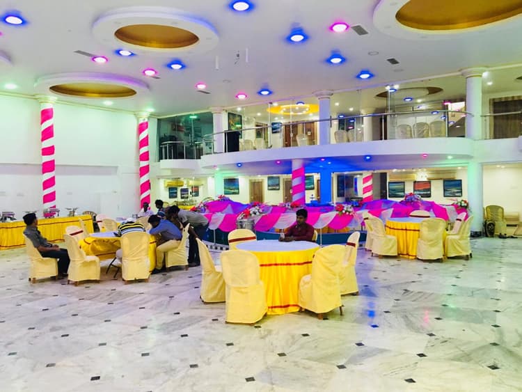 JUKE BANQUET image 1