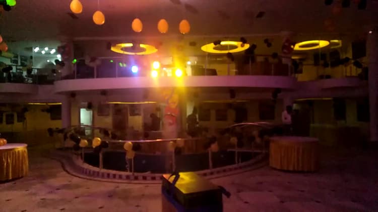 JUKE BANQUET image 4