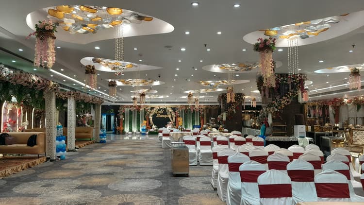 Moli Banquet image 1