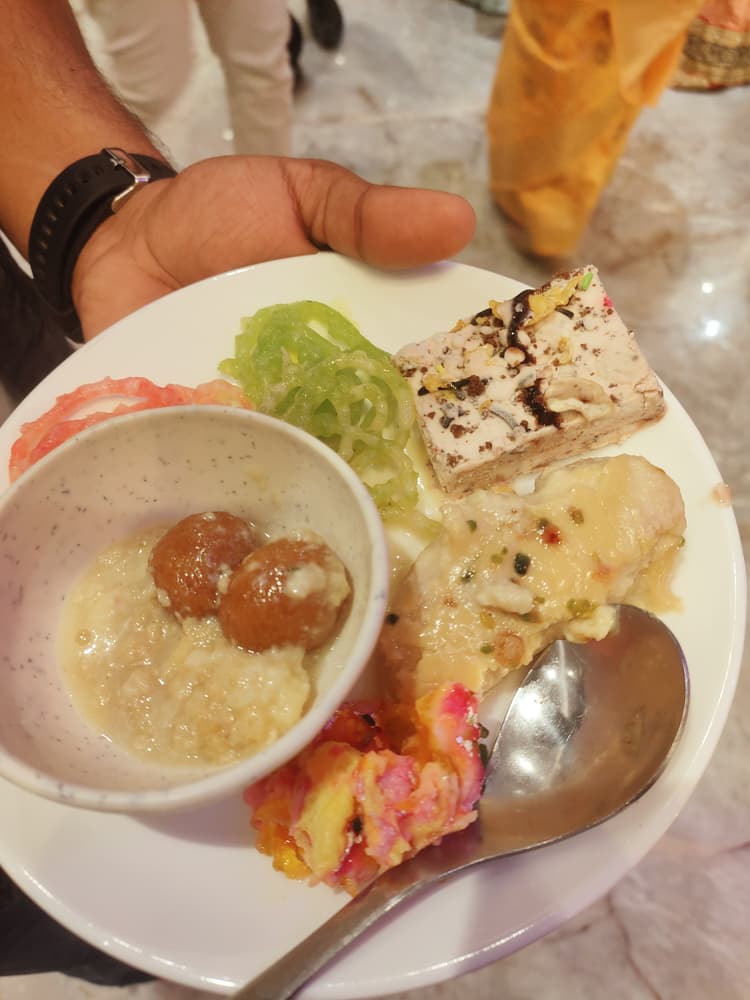 Moli Banquet image 2