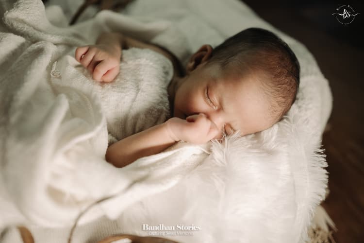 Naanis Video image 10