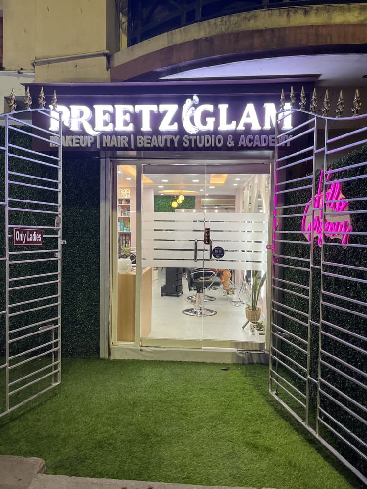 Preetz Glam image 4