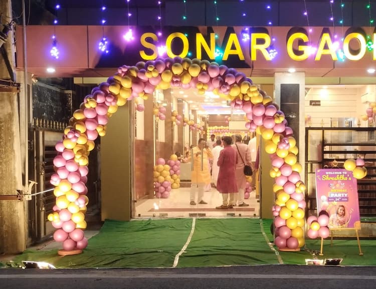 Taj Flowers image 10