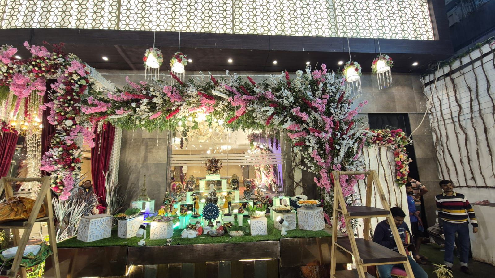 Wedding management by RUPAYAN DECORATORS & CATERERS