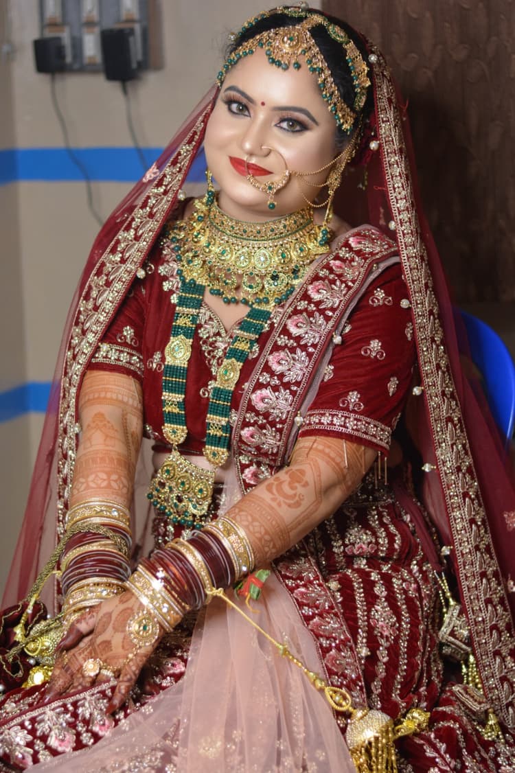 Tripti's Makeup Studio And Academy image 8