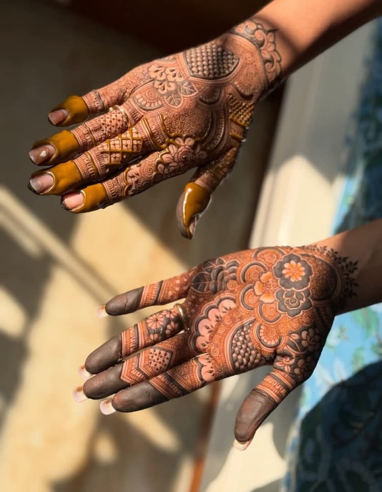 Mariam shagun Mehndi image 11