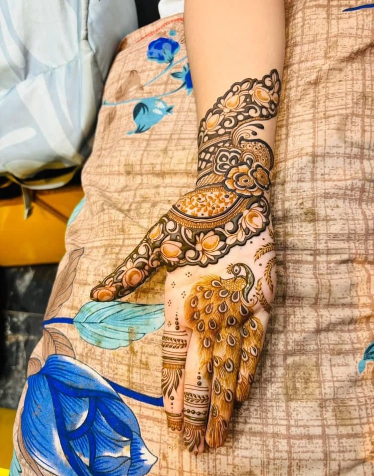 Mariam shagun Mehndi image 10