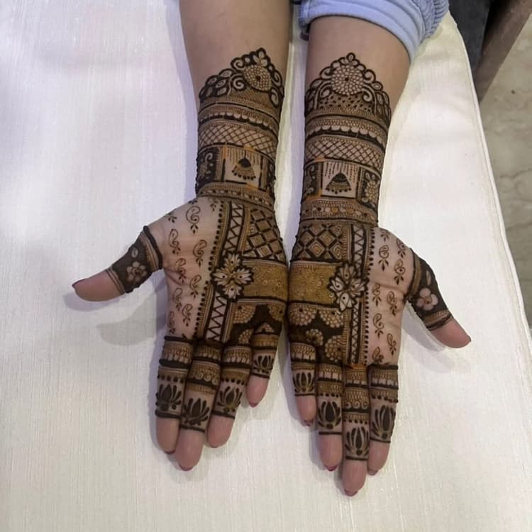 AKASH Mehandi arts image 68