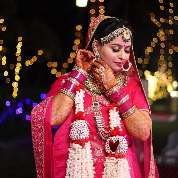 Aaru Makeup Artist image 10