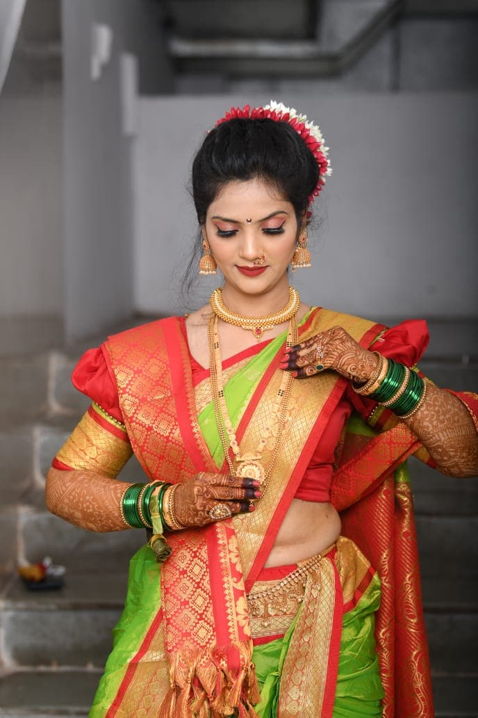 Aaru Makeup Artist image 15