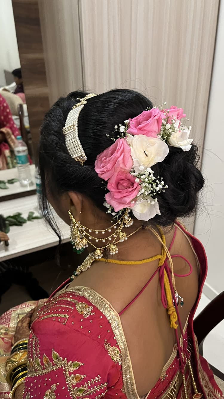 Aaru Makeup Artist image 5