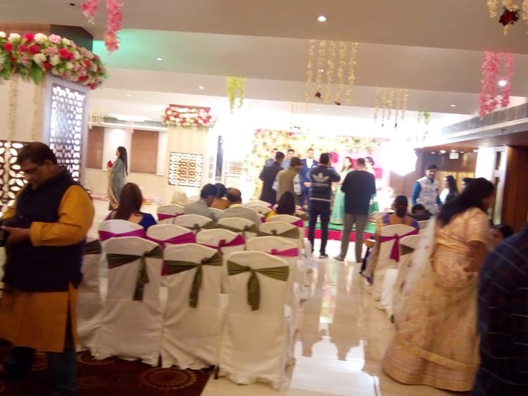 Aayojan Banquet image 4