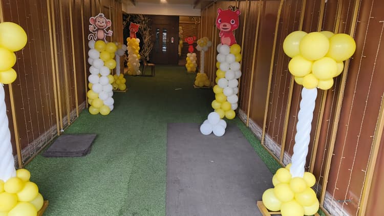 Amrolly Banquets image 8