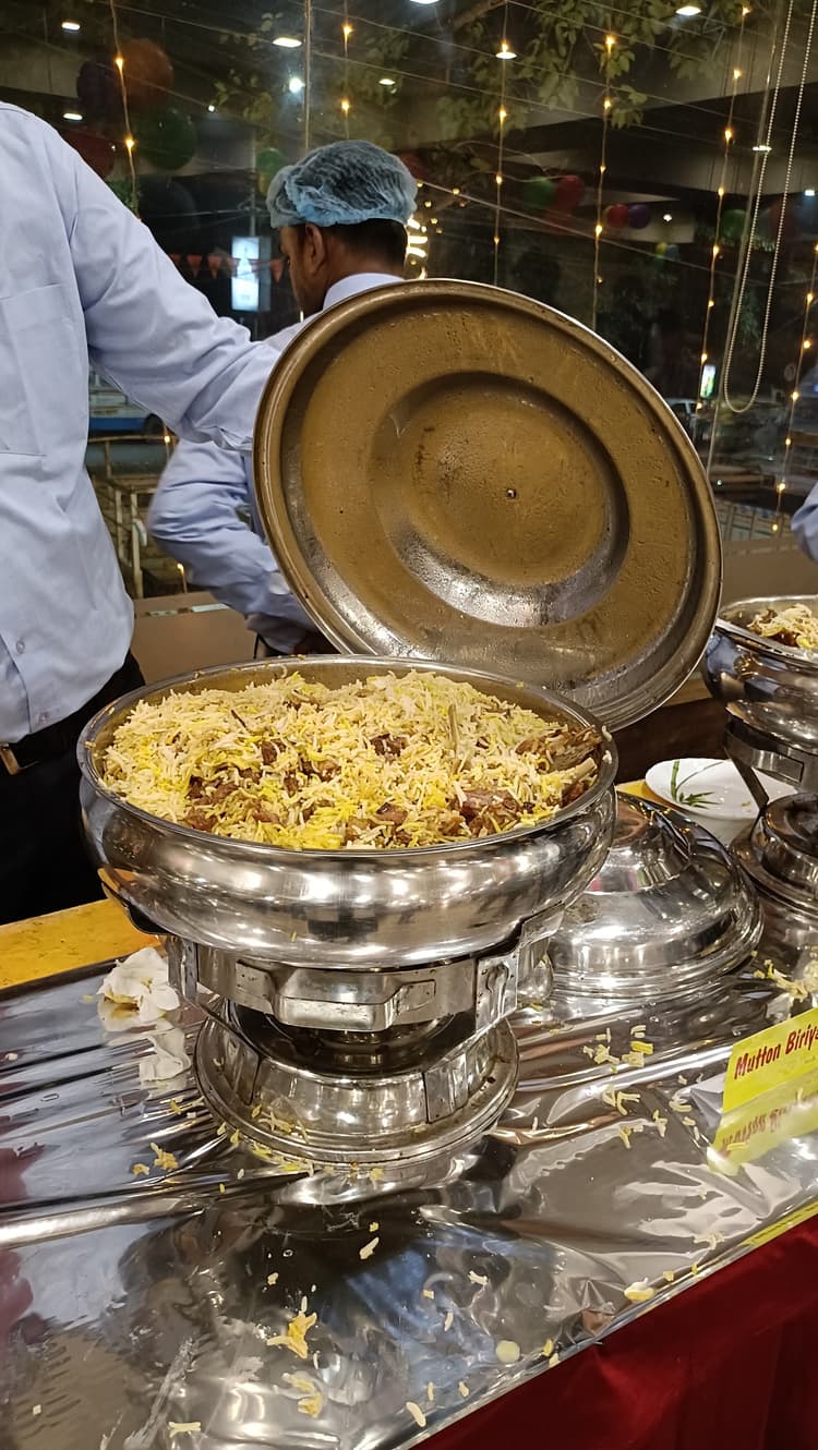 Amrolly Banquets image 3