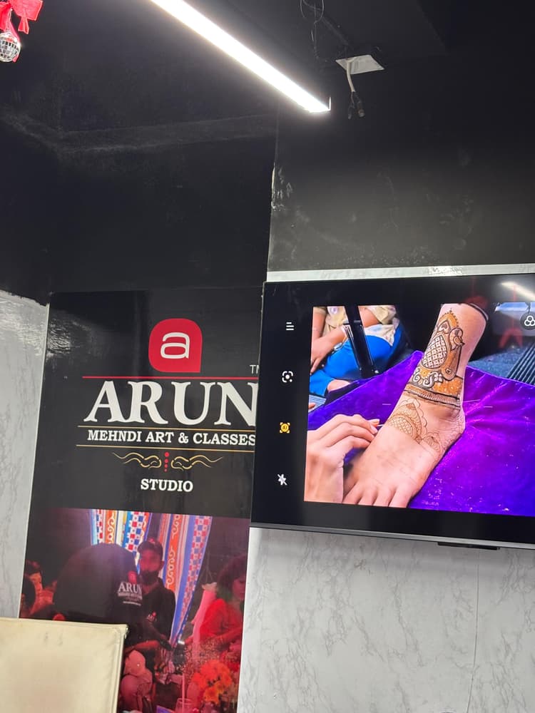 Arun Mehndi Art & Classes / Best Mehandi Artist in Mumbai image 14