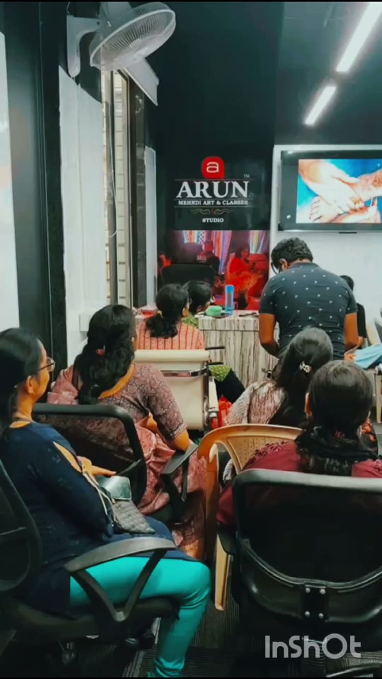 Arun Mehndi Art & Classes / Best Mehandi Artist in Mumbai image 3