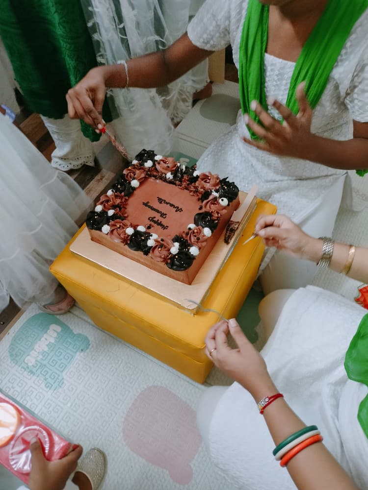Cakes and Bakes image 13