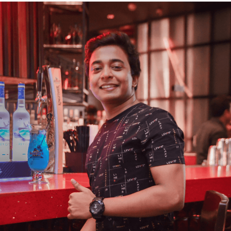 Calcutta Queen image 7