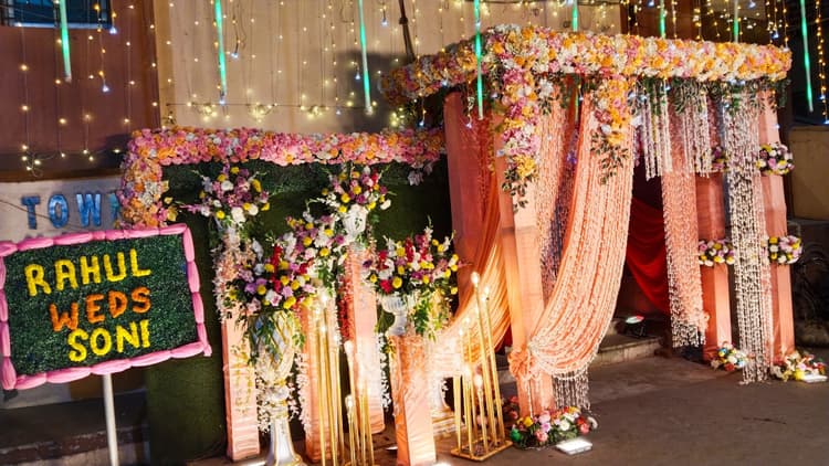 Chandra Banquets image 9