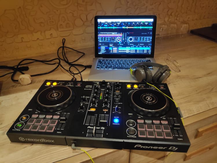 DJ Aakash Burman image 21