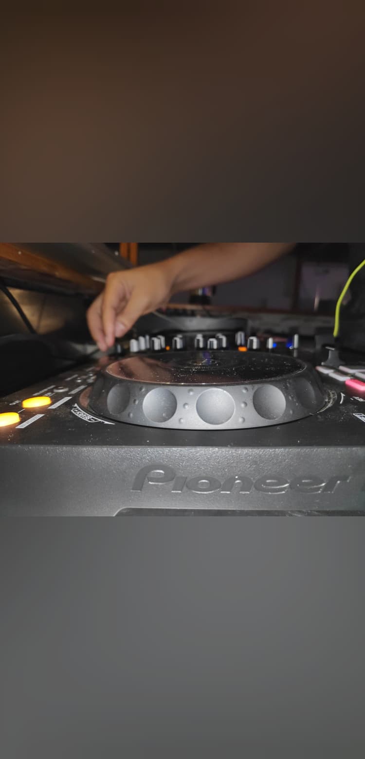 DJ Aakash Burman image 27