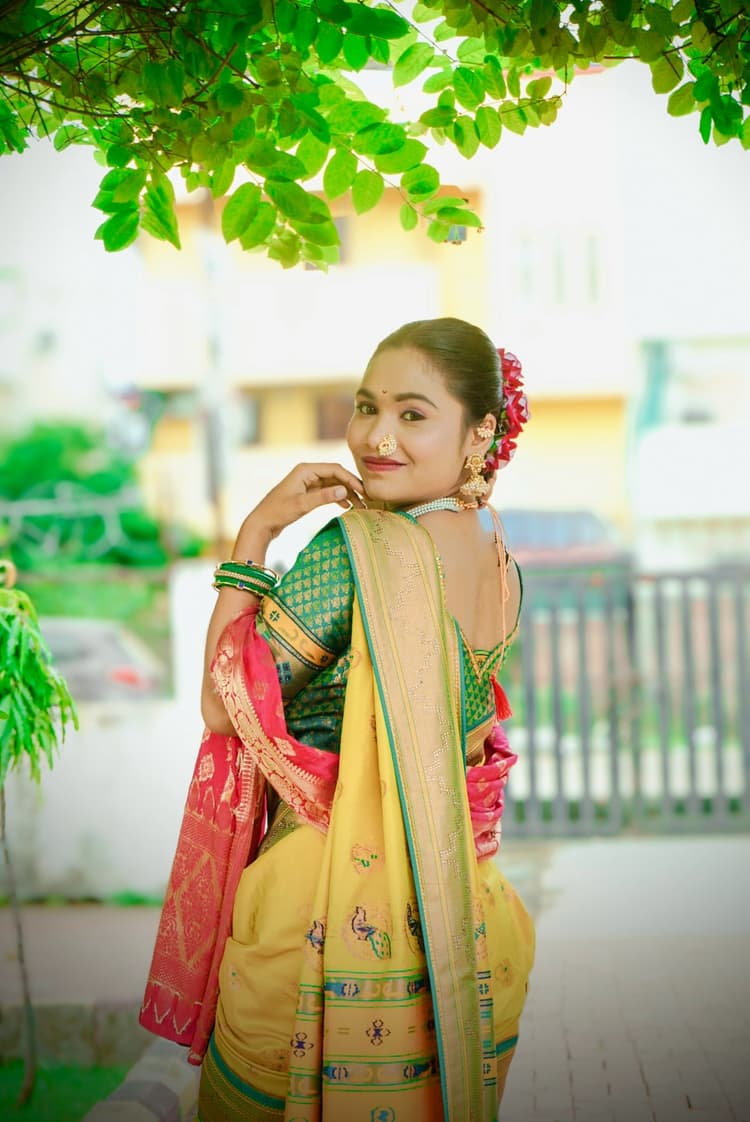 Devyani bridal makeover & mehendi image 5