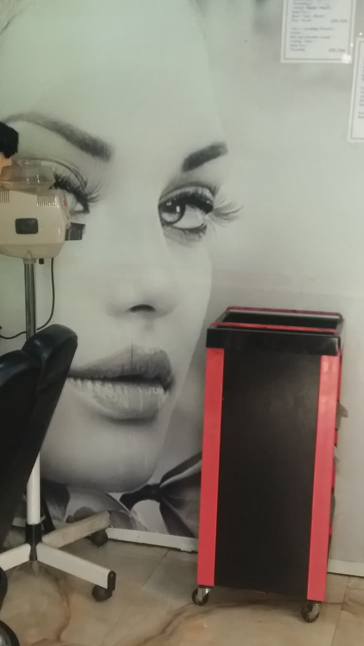 Diva Ladies Beauty Parlour image 25