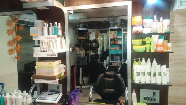 Diva Ladies Beauty Parlour image 27