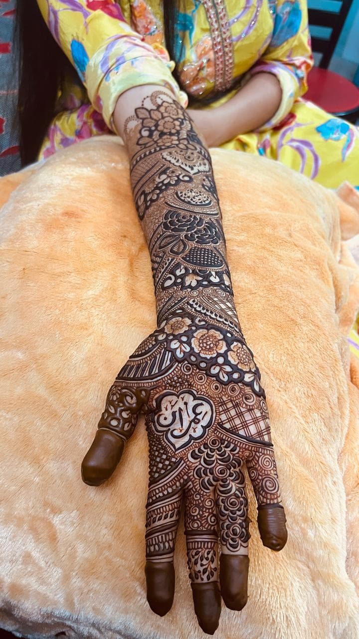Farzana Mehndi Artist image 11