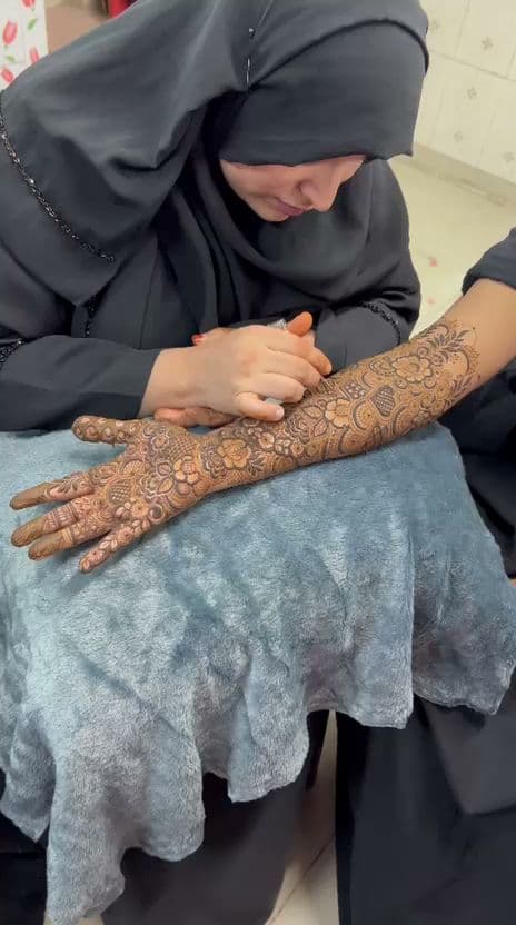 Farzana Mehndi Artist image 14