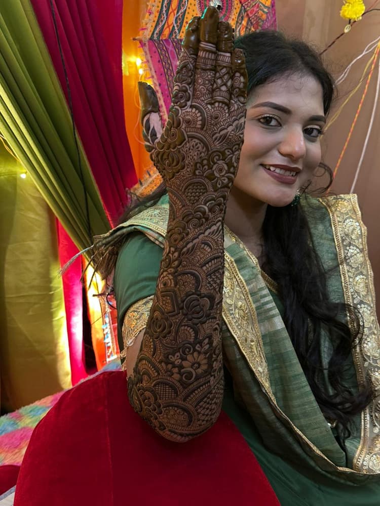Farzana Mehndi Artist image 4