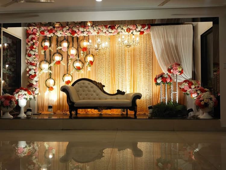First Look Decoration image 1