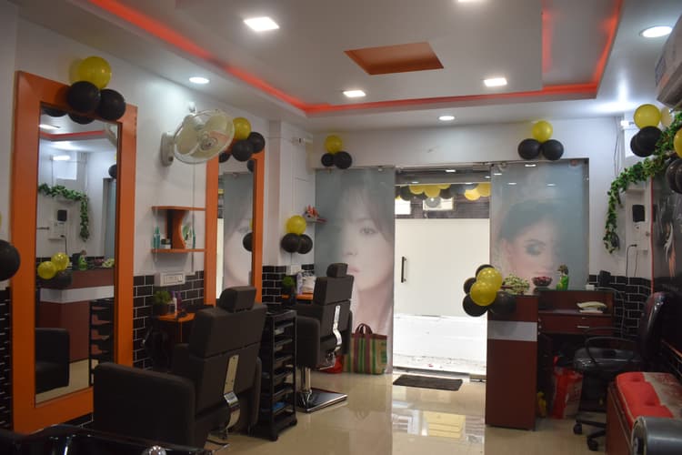 Flora ladies beauty parlour image 6