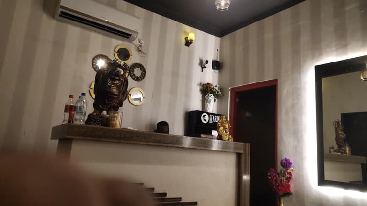Flora ladies beauty parlour image 7