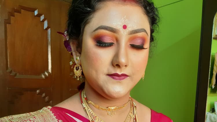 Gayatri Bridal makeover and Arts image 11