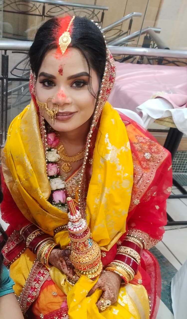 Glam Stories by Srishti | Luxury Makeover Studio & Academy image 15