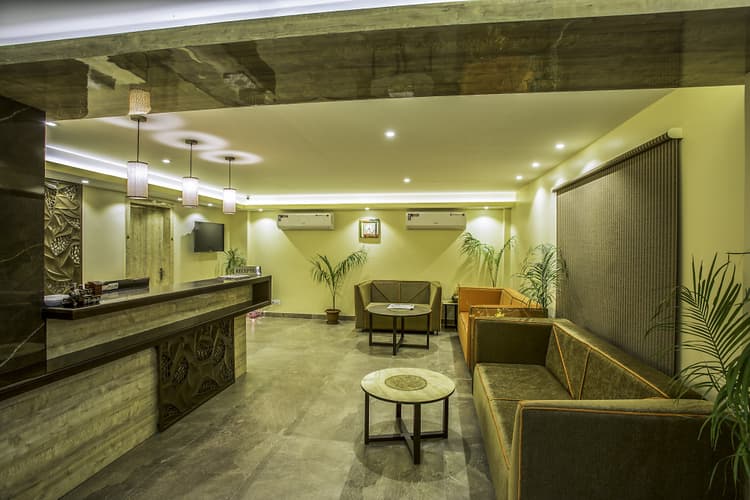 HOTEL MALISCA AND BANQUETS image 7