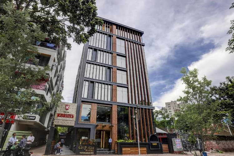 Hotel Executive Tower image 10