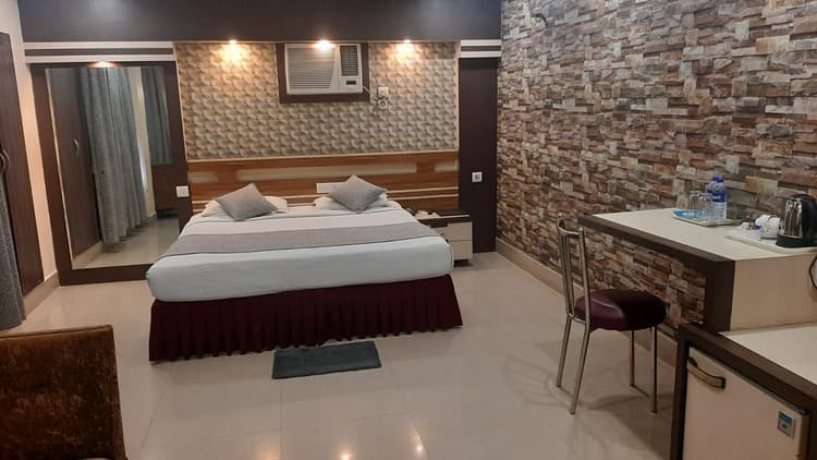 Hotel Executive Tower image 2