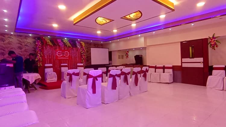 Hotel Executive Tower image 3