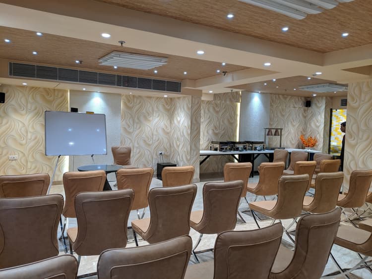 Hotel RituIvy, Banquet Hall (Weddingz.in Partner) image 8