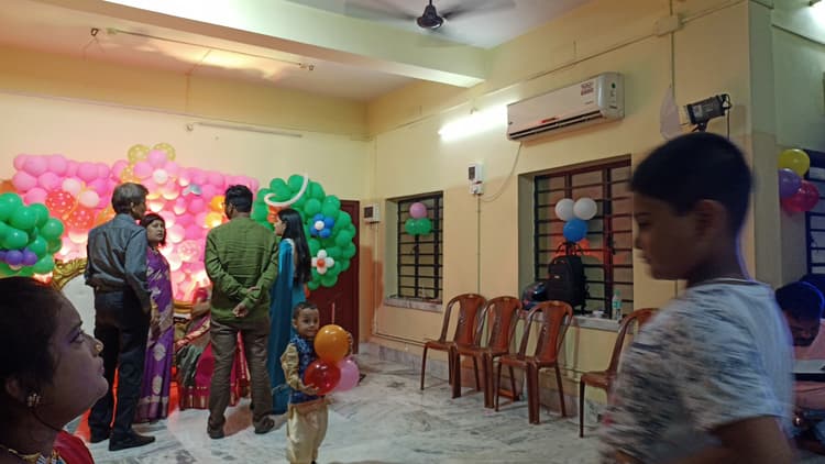 Imperial Banquet , Savitri image 8